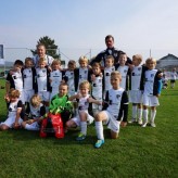 U9-Turnier – Platzvorbereitung für das große Derby